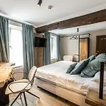 Lea - Maison Caerdinael 4* 더뷔