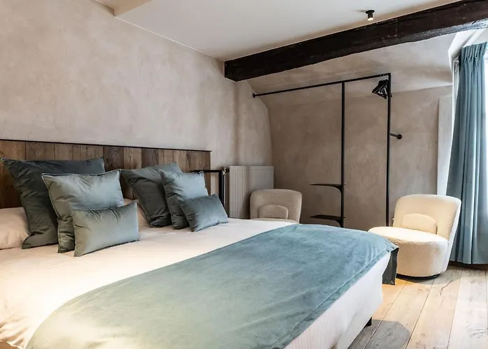 Hotel Lea - Maison Caerdinael 4*